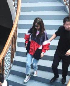 明星喝多被搀扶,明星醉酒被搀扶瞬间，温馨画面引网友热议