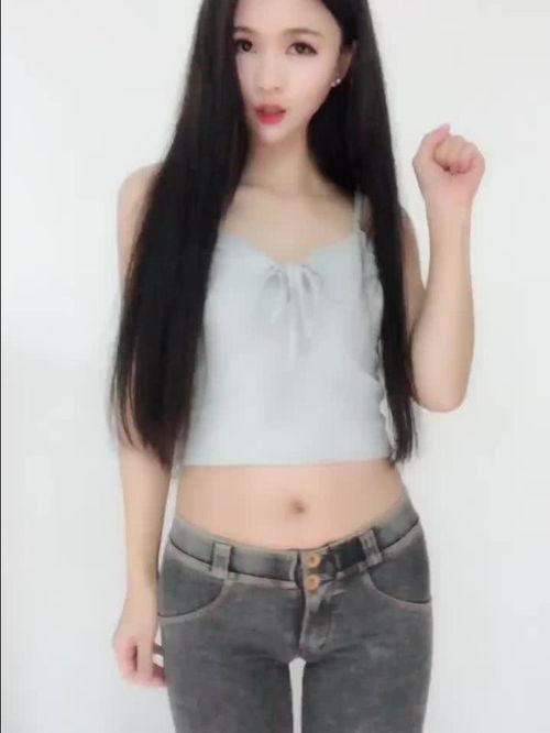 网红的肚脐