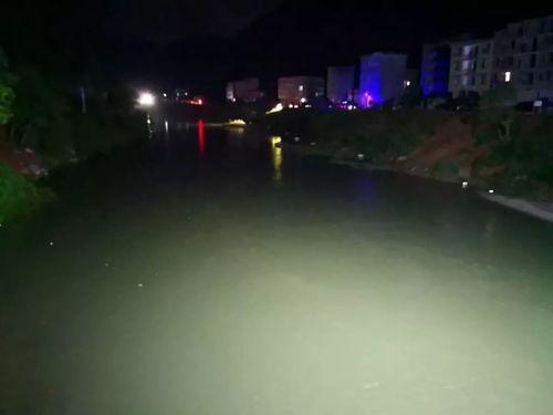 爆料女孩溺水视频播放在线观看,揭秘女孩溺水视频在线播放背后的真相