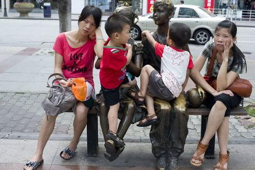 女邻居吃瓜,揭秘邻里间的秘密生活